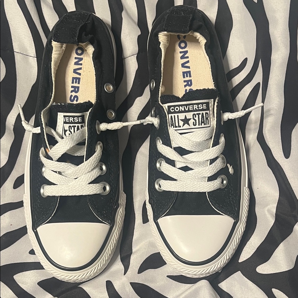 🖤 Converse low-top sneakers 🖤
